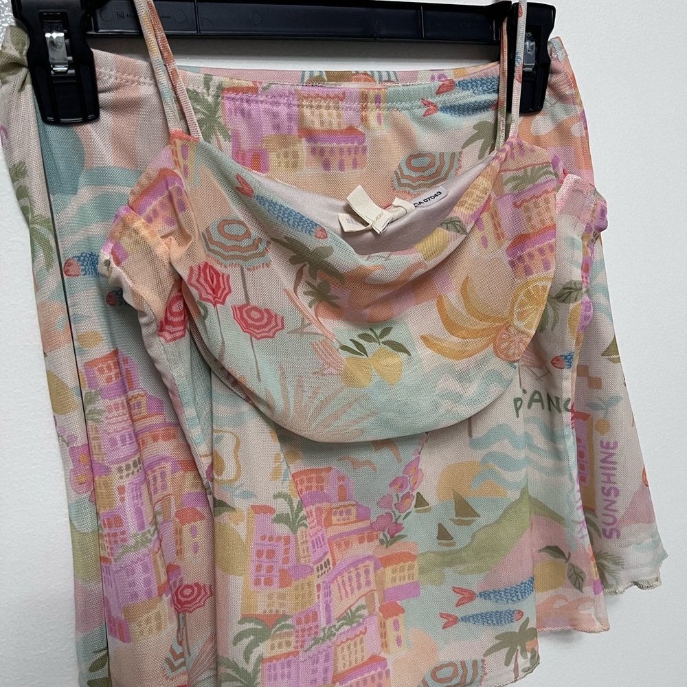 Colorful Patterned Dress with Tropical Print mesh - Picture 2 of 6